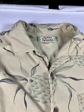 Tommy Bahama Men's Beige Pineapple Print 100% Silk Short Sleeve Coastal